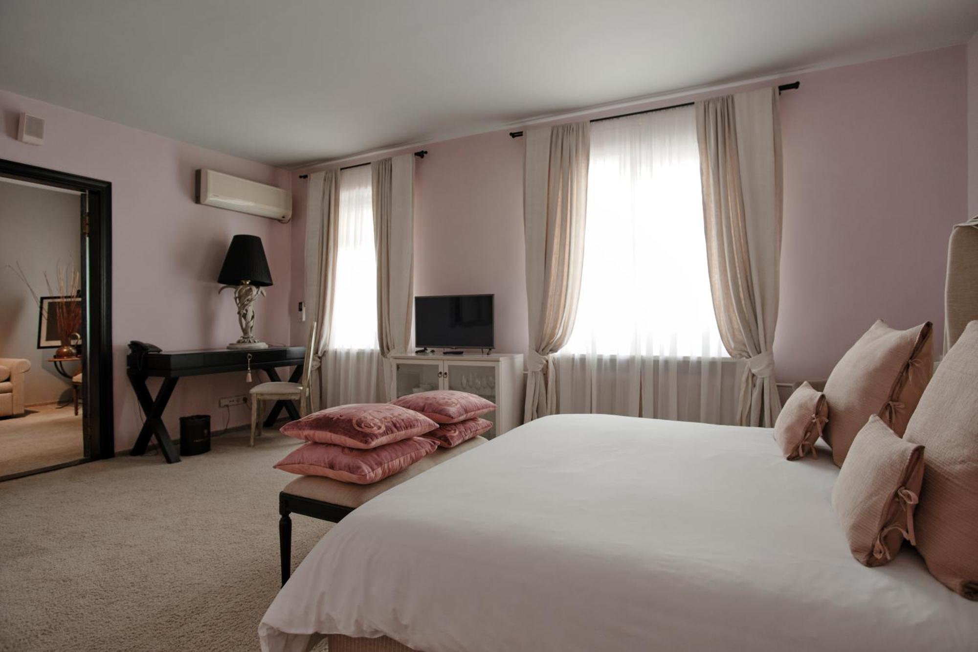 วอซเดียเชนสกี บูติกโฮเต็ล Hotel เคียฟ ภายนอก รูปภาพ
